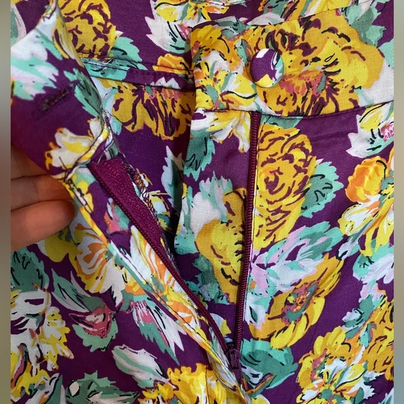 Zara Bermuda Shorts Floral Satin Feel Pleated Side Pockets Size L - Picture 4 of 9